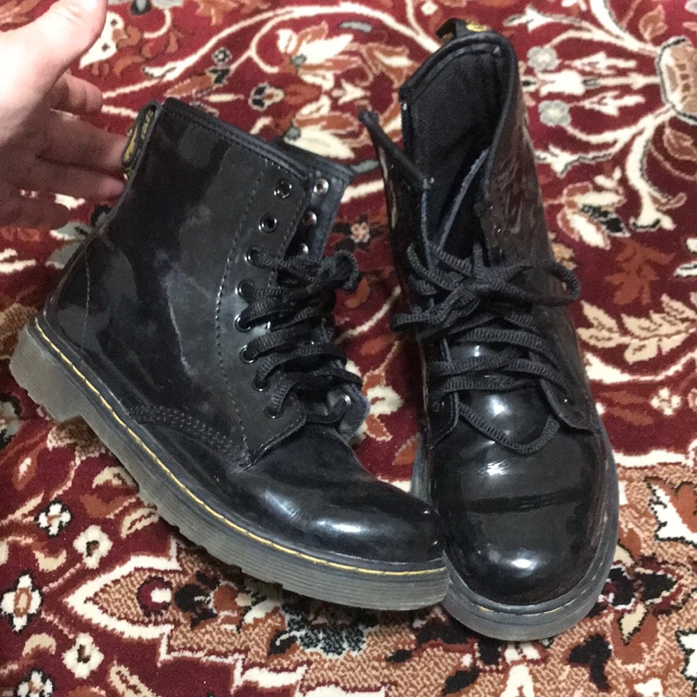 Kids dr martens size 3
